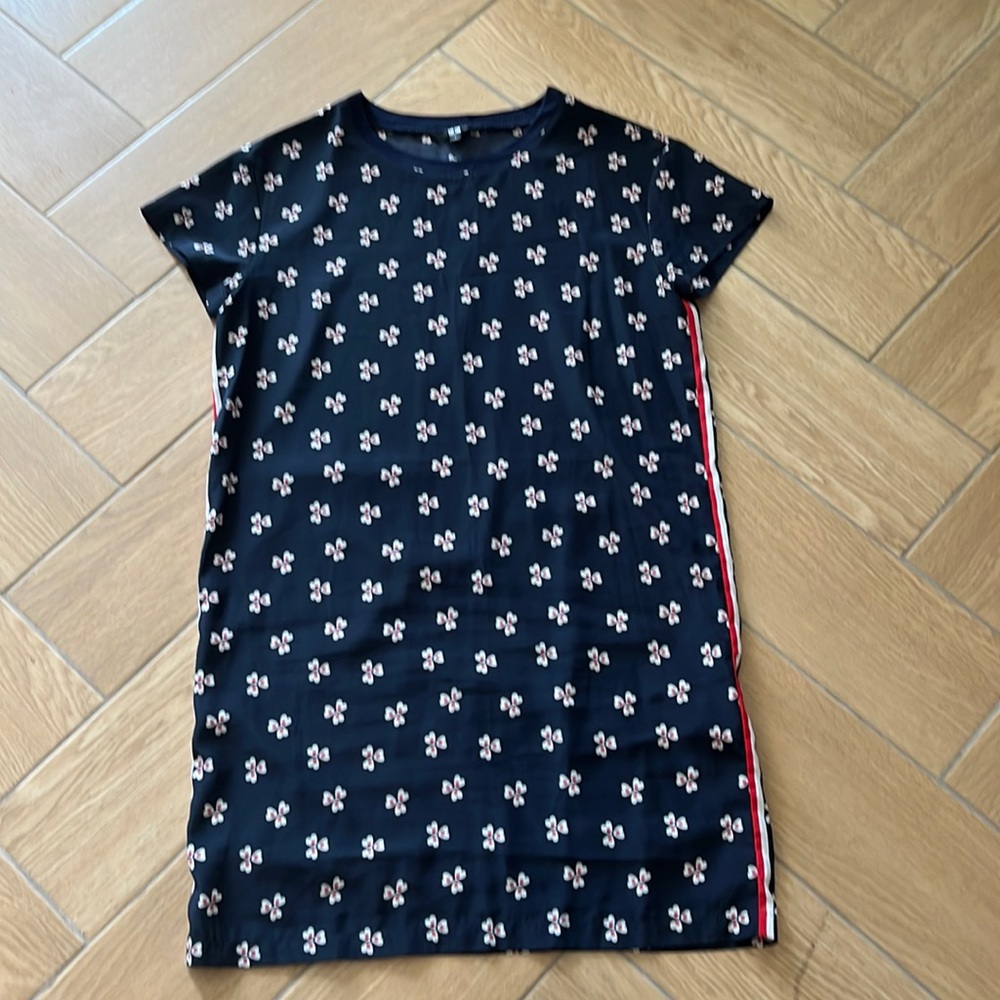 Uniqlo sporty casual dress small navy floral